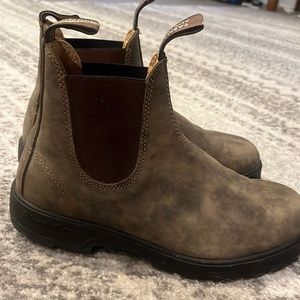Blundstone Chelsea boots
